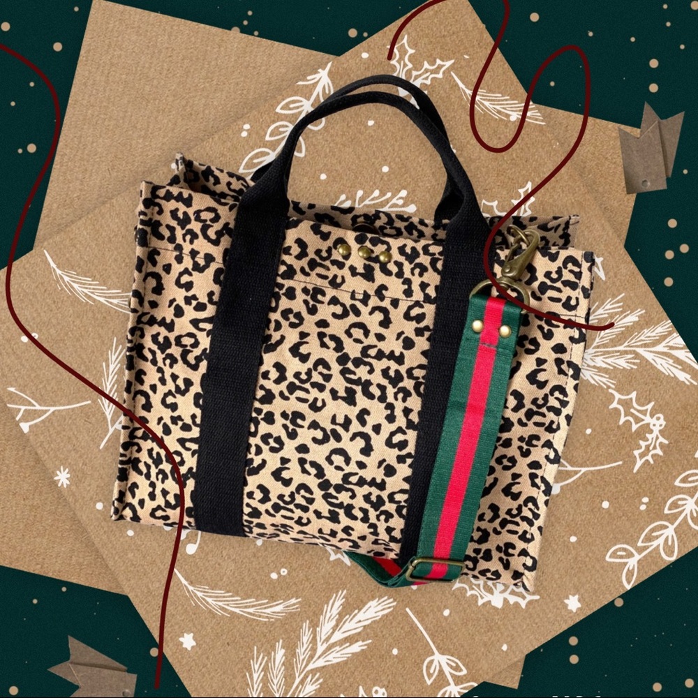 Tote Canva bag NWT from Hidden TrendZ Boutique